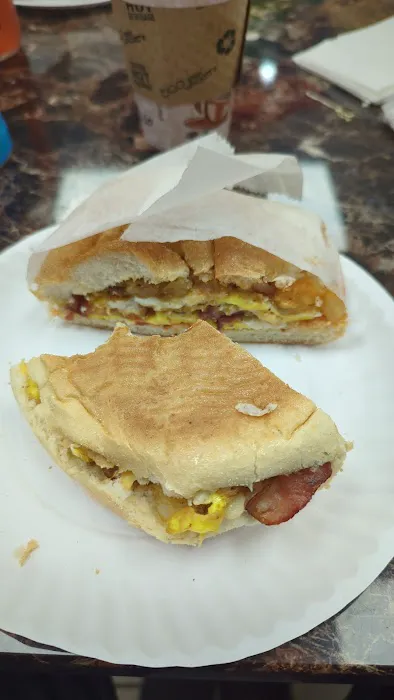 M&R United Deli Picture 10