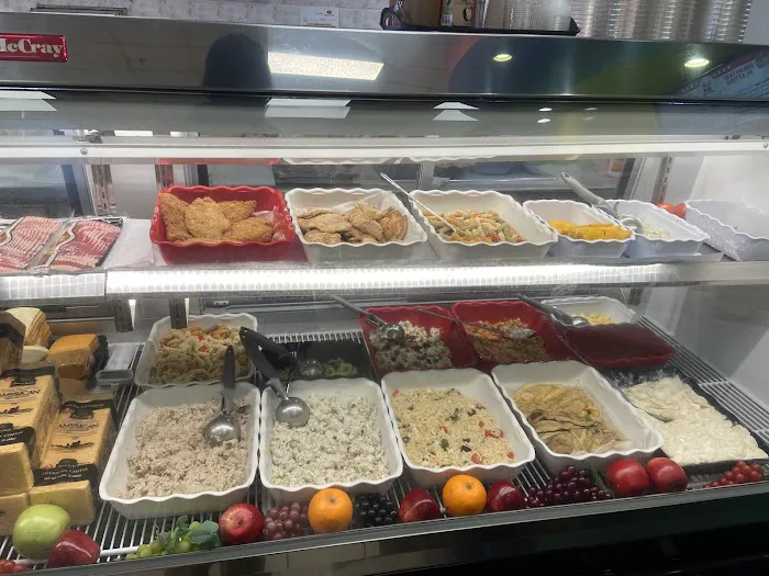 M&R United Deli Picture 6