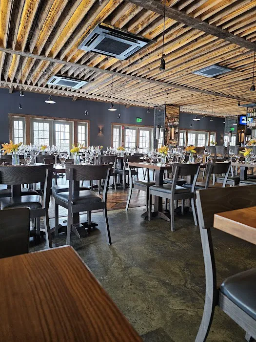 RiverMarket Bar and Kitchen Picture 5