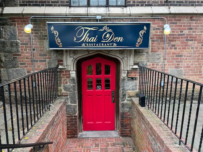 Thai Den Restaurant Picture 5