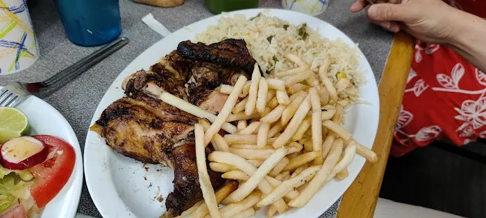 El Rey Del Pollo Picture 5