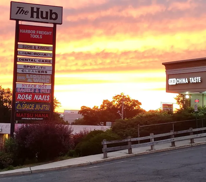 Nyack Hot Bagels and Deli Picture 1
