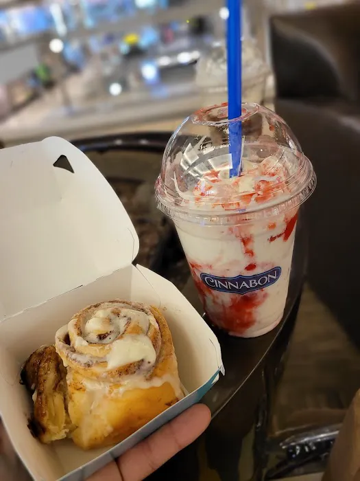 Cinnabon Picture 6