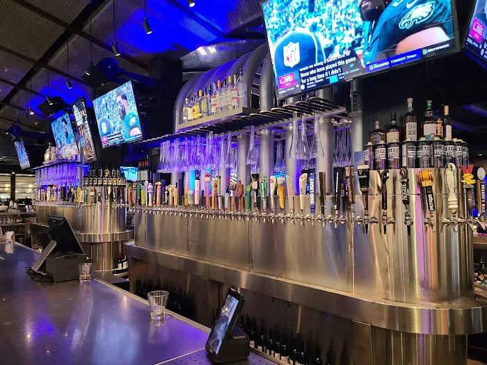 Yard House Picture 9