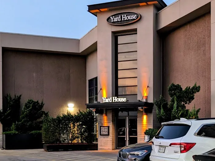 Yard House Picture 4