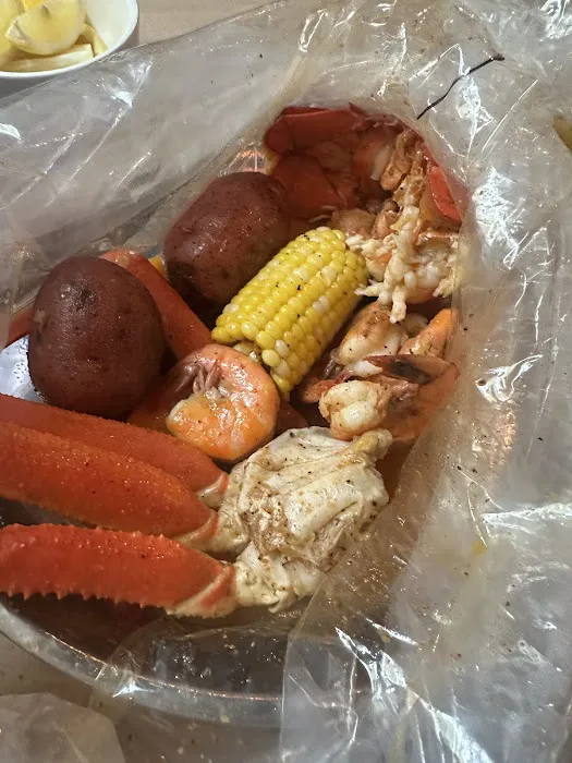 Red Crab Juicy Seafood & Bar Picture 1