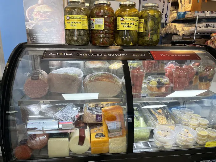 Nicole's Deli Picture 3