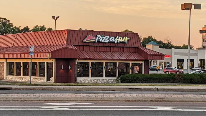 Pizza Hut Picture 6
