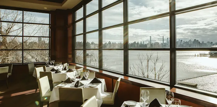 Fleming’s Prime Steakhouse & Wine Bar Picture 2