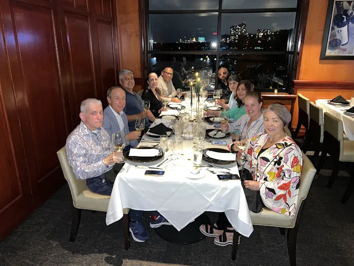 Fleming’s Prime Steakhouse & Wine Bar Picture 8