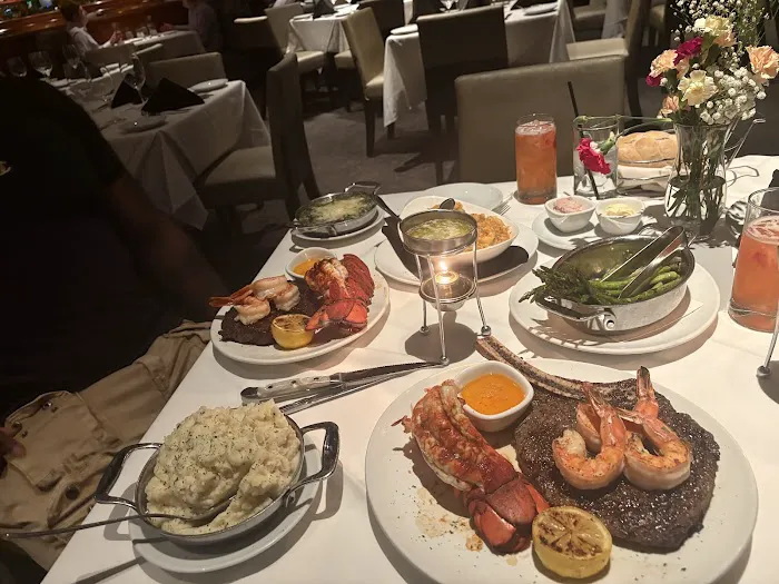 Fleming’s Prime Steakhouse & Wine Bar Picture 1