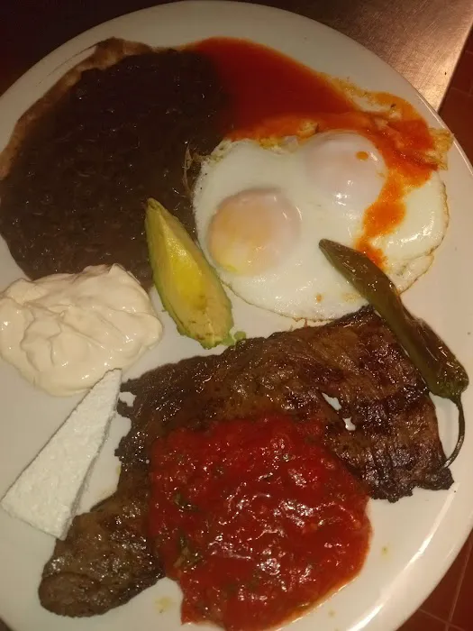 La Estancia LLC restaurante con auténtico sabor Guatemalteco Picture 10