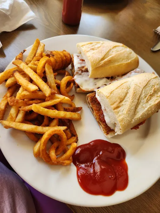 Daisy's Grill Picture 7