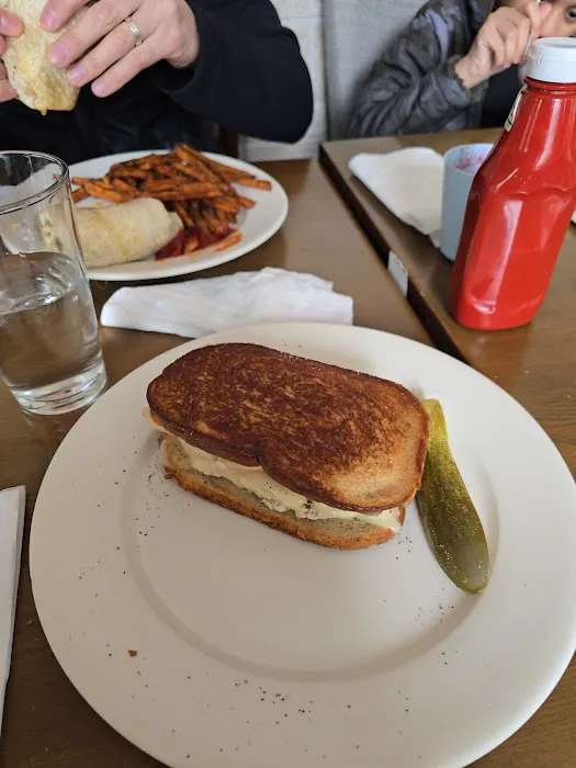 Daisy's Grill Picture 2