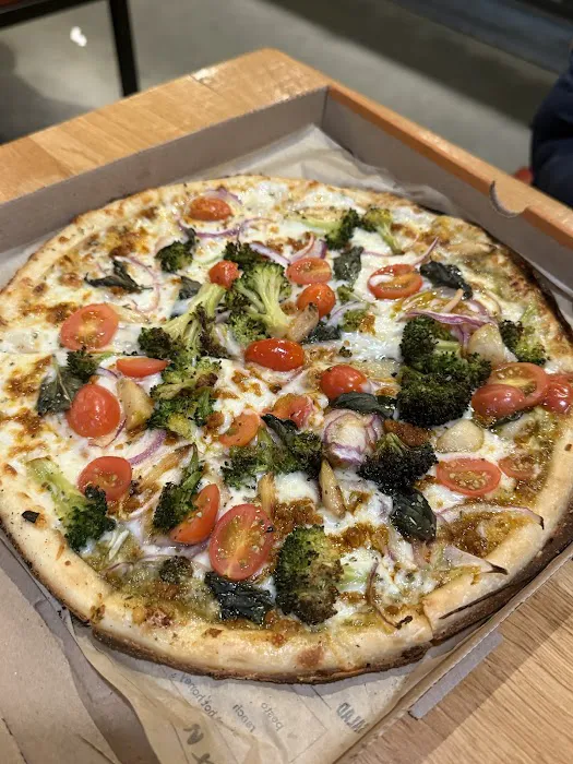 Blaze Pizza Picture 9