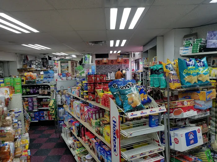 7 Circle Foodmart - Nick's Deli Picture 6