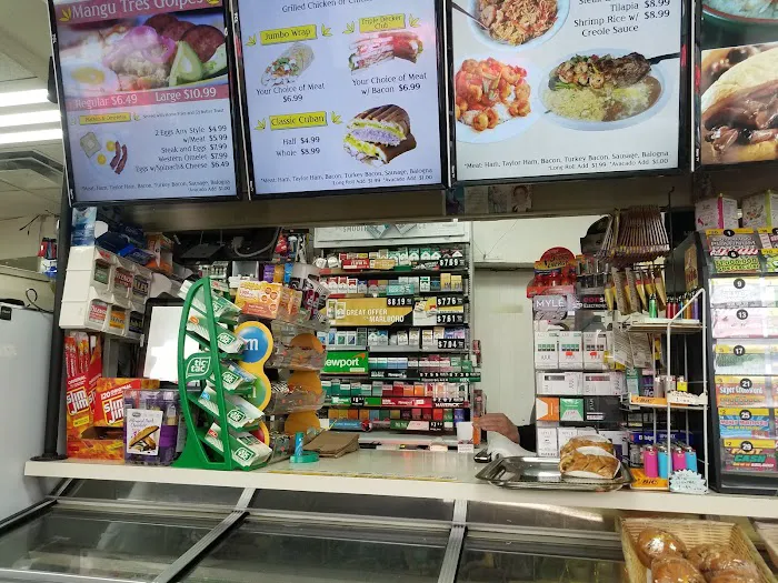 7 Circle Foodmart - Nick's Deli Picture 8