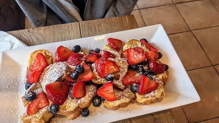 Summer and Autumn Brunch Cafe Picture 4