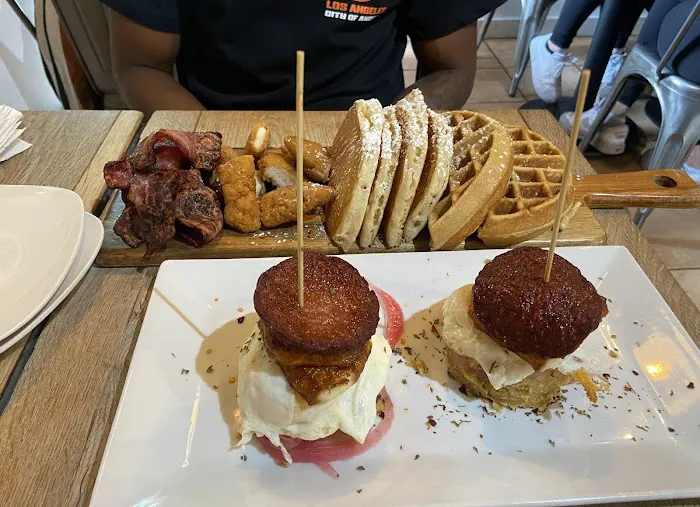Summer and Autumn Brunch Cafe Picture 7