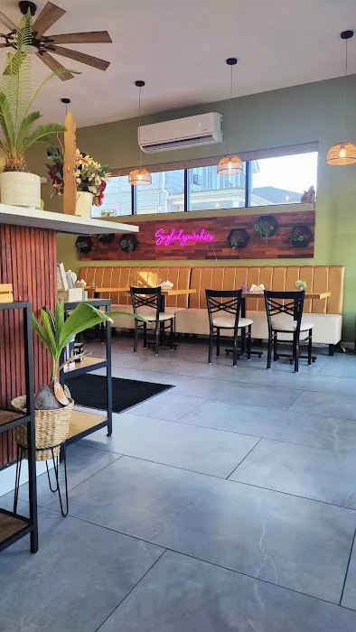 Gigi's Cafe Picture 1