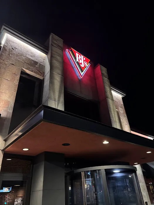 BJ's Restaurant & Brewhouse Picture 2