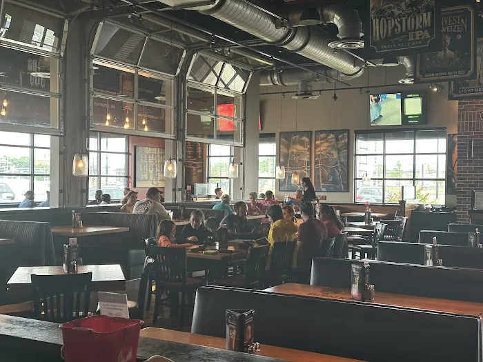 BJ's Restaurant & Brewhouse Picture 6