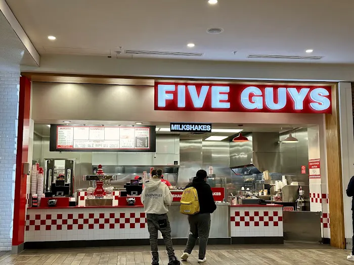 Five Guys Picture 5