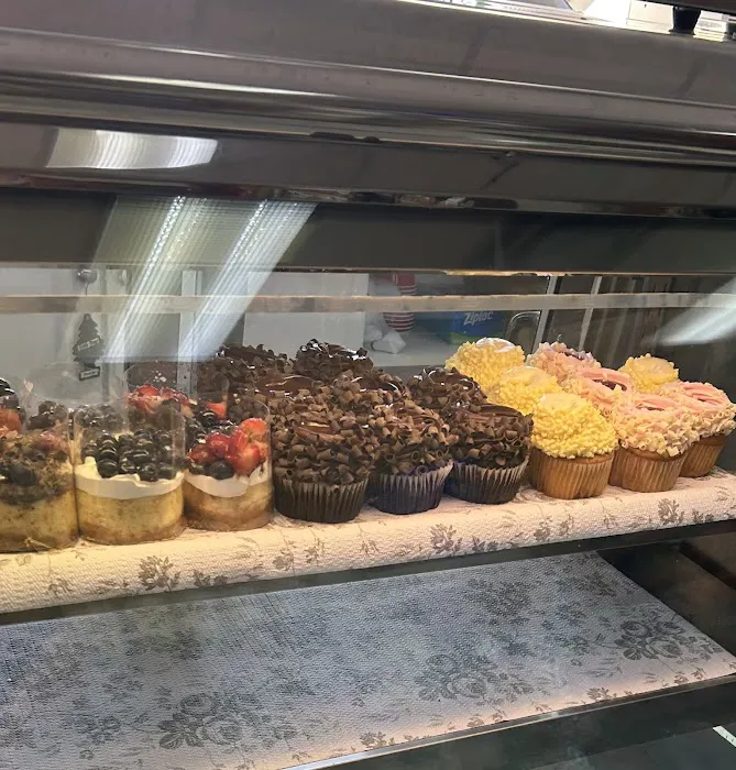 Bobby’s Deli & Grocery Picture 9