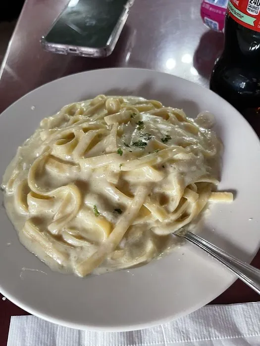 Pazza Luna Restaurant & Pizzeria Picture 9