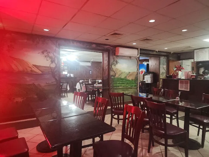 Pazza Luna Restaurant & Pizzeria Picture 1
