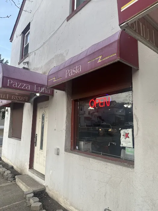 Pazza Luna Restaurant & Pizzeria Picture 6