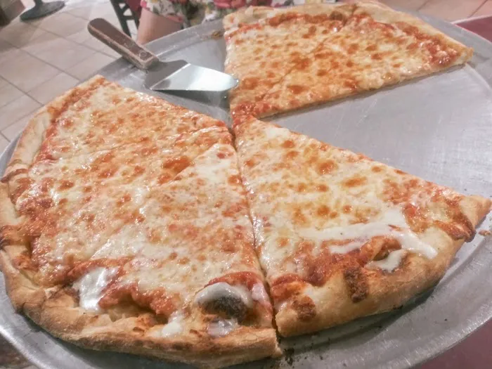 Pazza Luna Restaurant & Pizzeria Picture 5