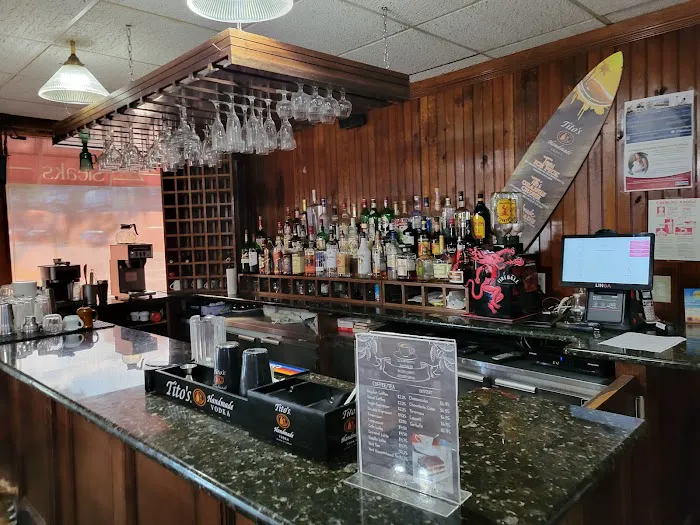 Pazza Luna Restaurant & Pizzeria Picture 3