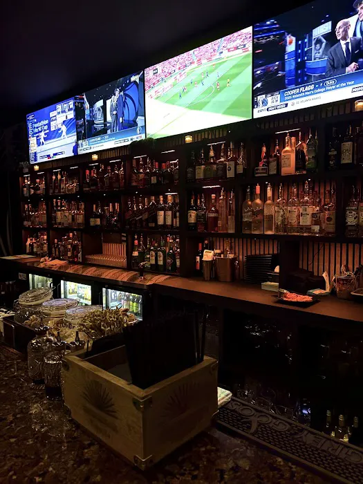 82 Oak Bar & Bistro Picture 10