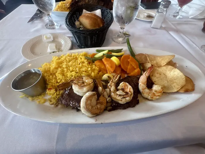 Segovia Steakhouse & Seafood Picture 6