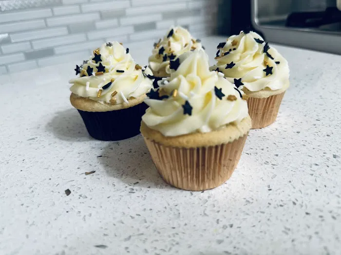 Em’s Cupcakes & Delicacies LLC Picture 3