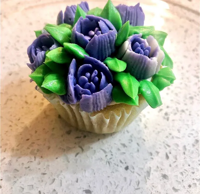 Em’s Cupcakes & Delicacies LLC Picture 8