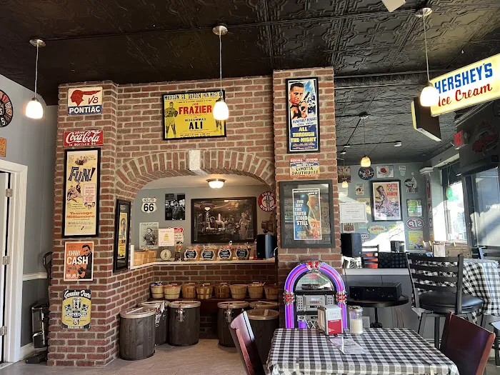 Muggsy's Sweet Shoppe Picture 9