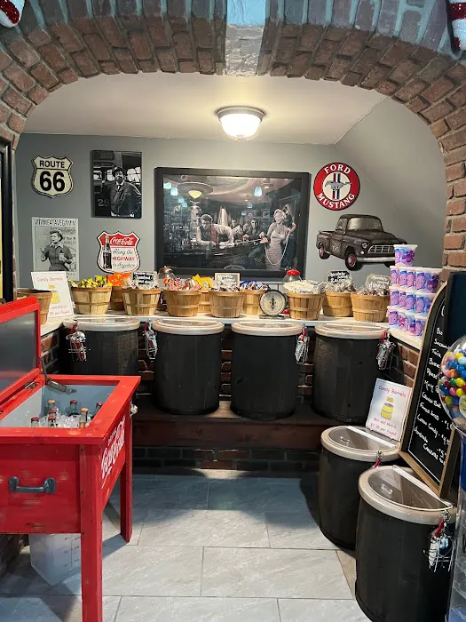 Muggsy's Sweet Shoppe Picture 10