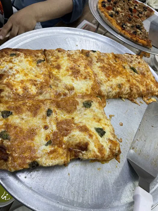 Nonno’s Pizzeria Deli & Catering Picture 10
