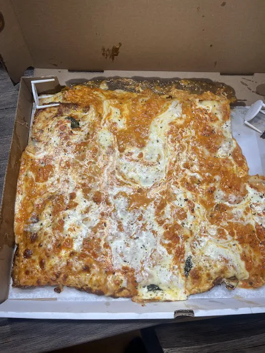Nonno’s Pizzeria Deli & Catering Picture 7