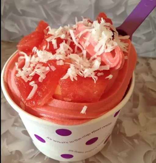 CUPS Frozen Yogurt Picture 3