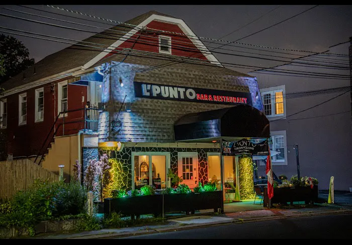L’Punto Bar & Restaurant Picture 4