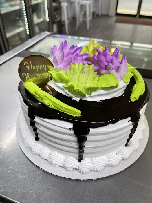 El Fenix Bakery II Picture 4