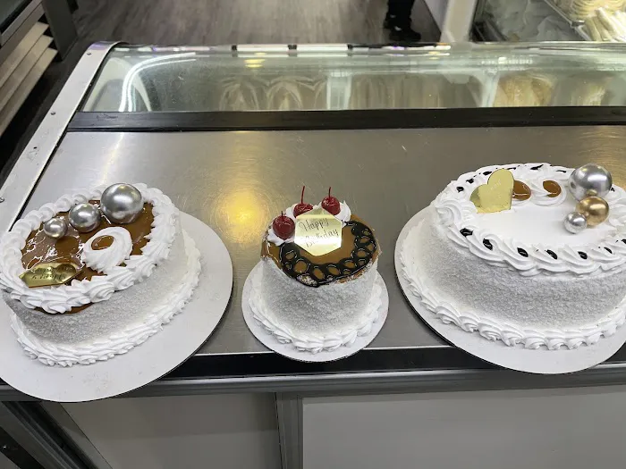 El Fenix Bakery II Picture 10