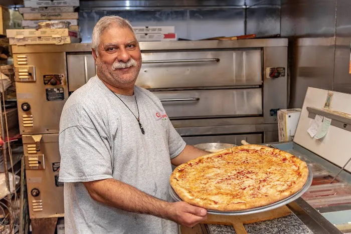 Cella Luna Pizzeria Picture 2
