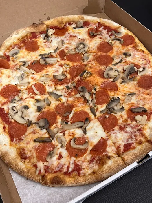 Cella Luna Pizzeria Picture 7
