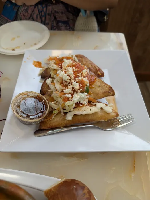 El Chapin Restaurant & Bakery Picture 2