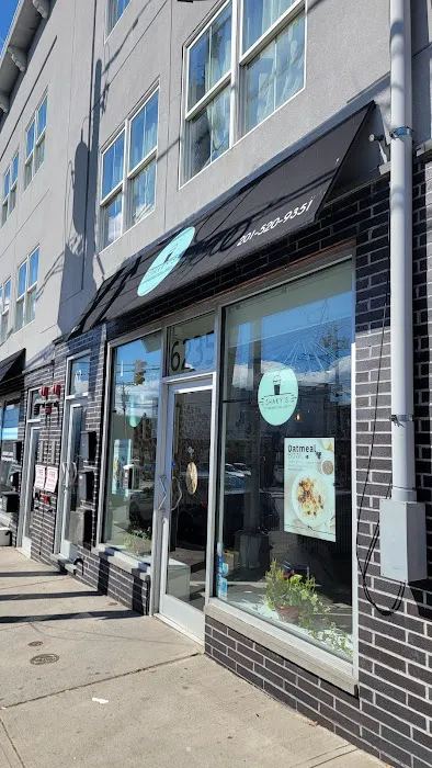 Shaky's Juicebar & Cafe Picture 8