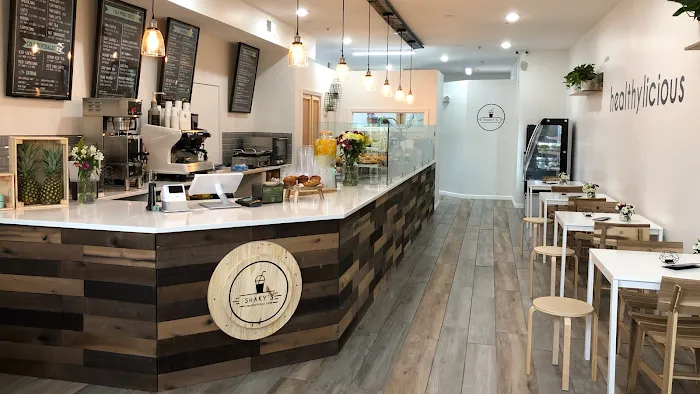 Shaky's Juicebar & Cafe Picture 7